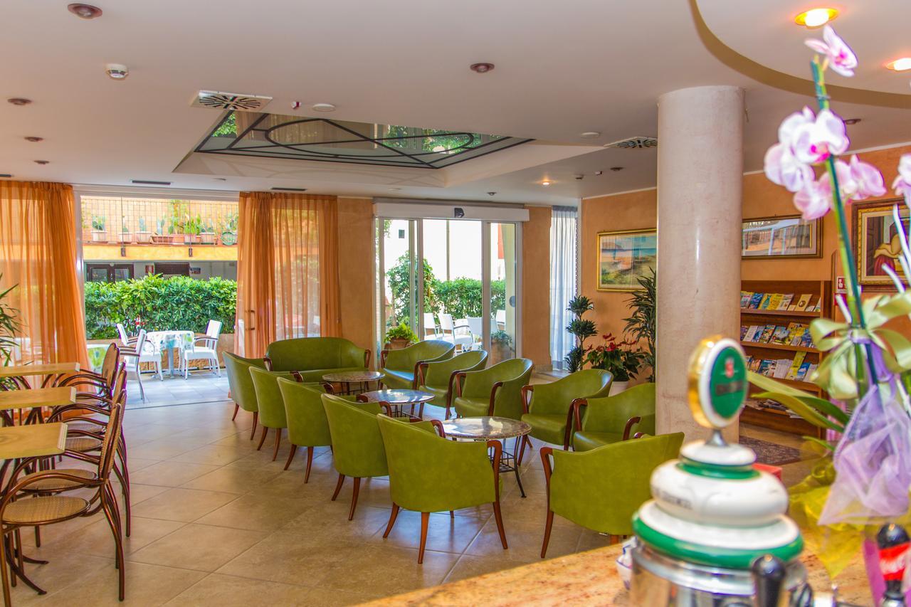 Hotel Simplon Bellaria-Igea Marina Bagian luar foto