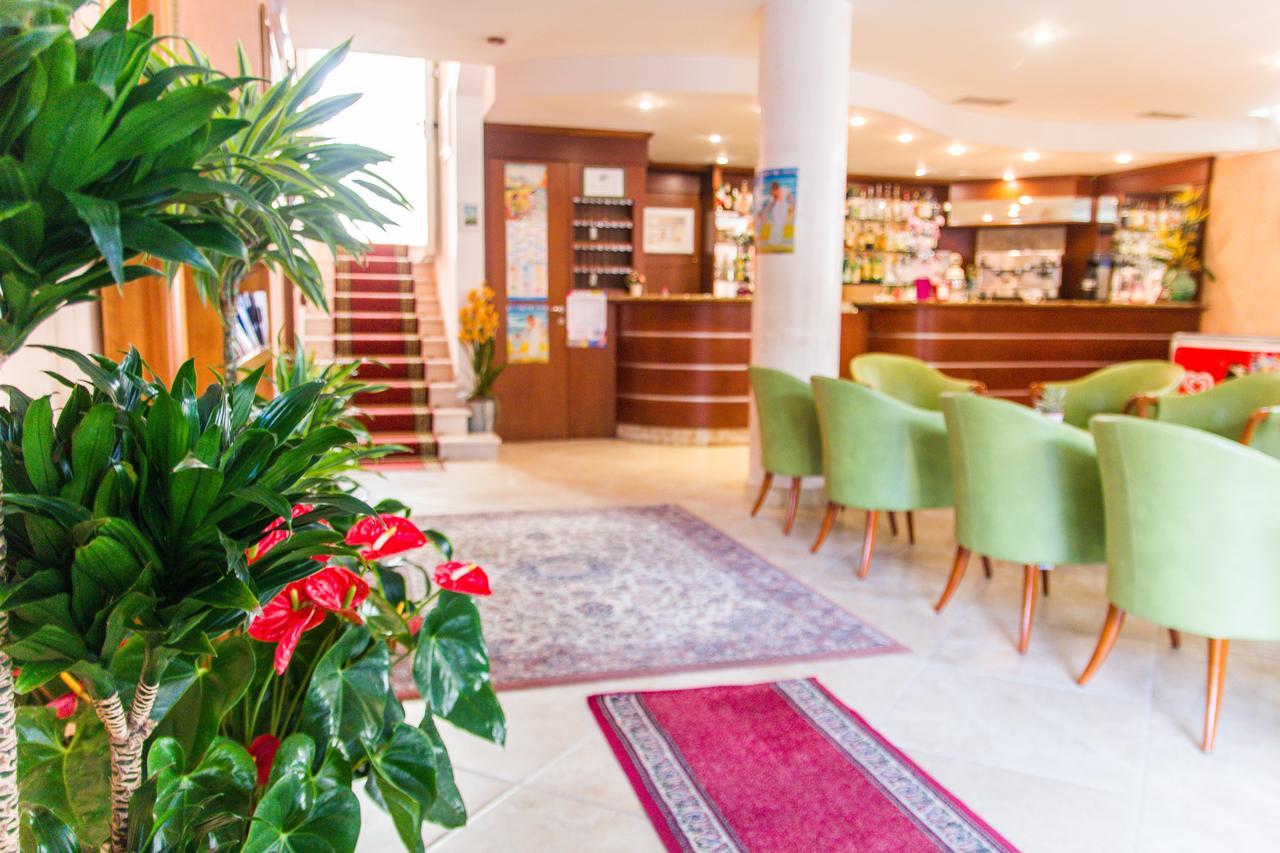 Hotel Simplon Bellaria-Igea Marina Bagian luar foto